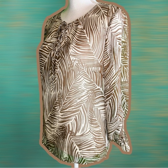 BCBGMaxAzria Brown Palm Leaf Pattern 100% Silk Tie-Front Pullover Blouse Size 8 - Picture 5 of 11